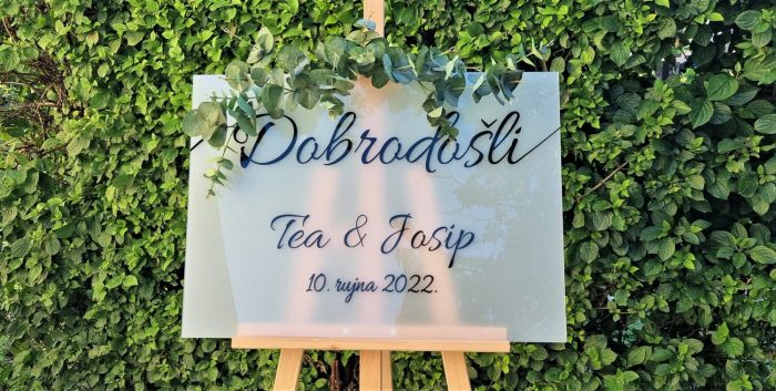 natpis tabla dobrodošlice