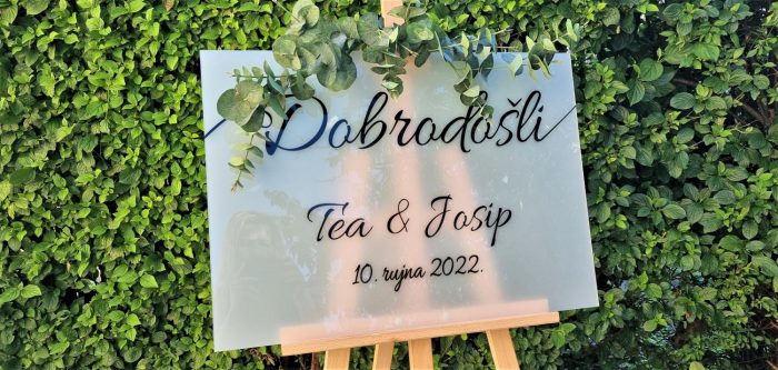 natpis tabla dobrodošlice